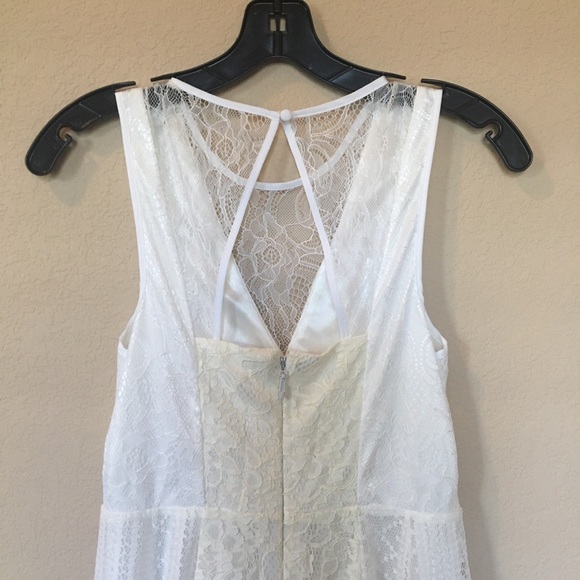 NWT BCBG white mixed lace fit and flare dress - Picture 3 of 6